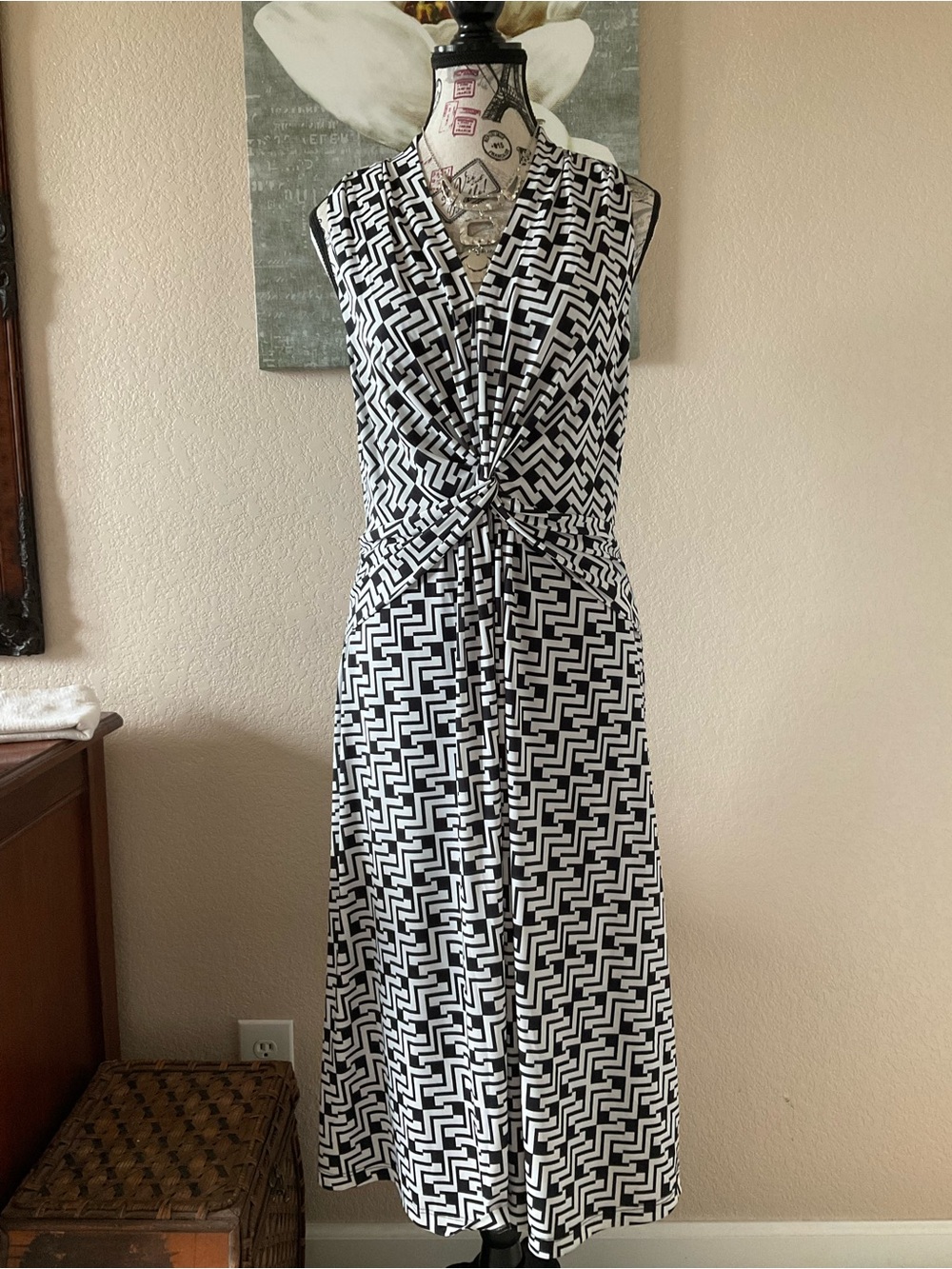 Adrianna Papell Navy & White Geometric Twist-Front Midi Dress Size 10